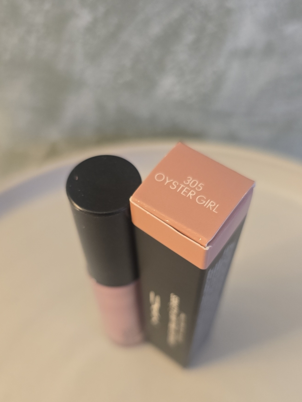 MAC Cosmetic Lipglass Lip Gloss - Oyster Girl, Glass Like Shine, Freshwater Pink - Picture 3 of 5